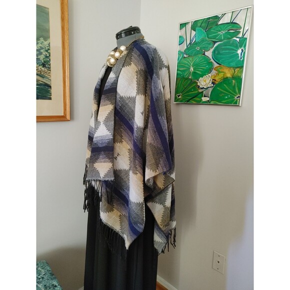 Country Boho Core Blue/Tan/Cream Blanket Plaid Wrap Poncho Shawl With Fringe VGC - Picture 2 of 5